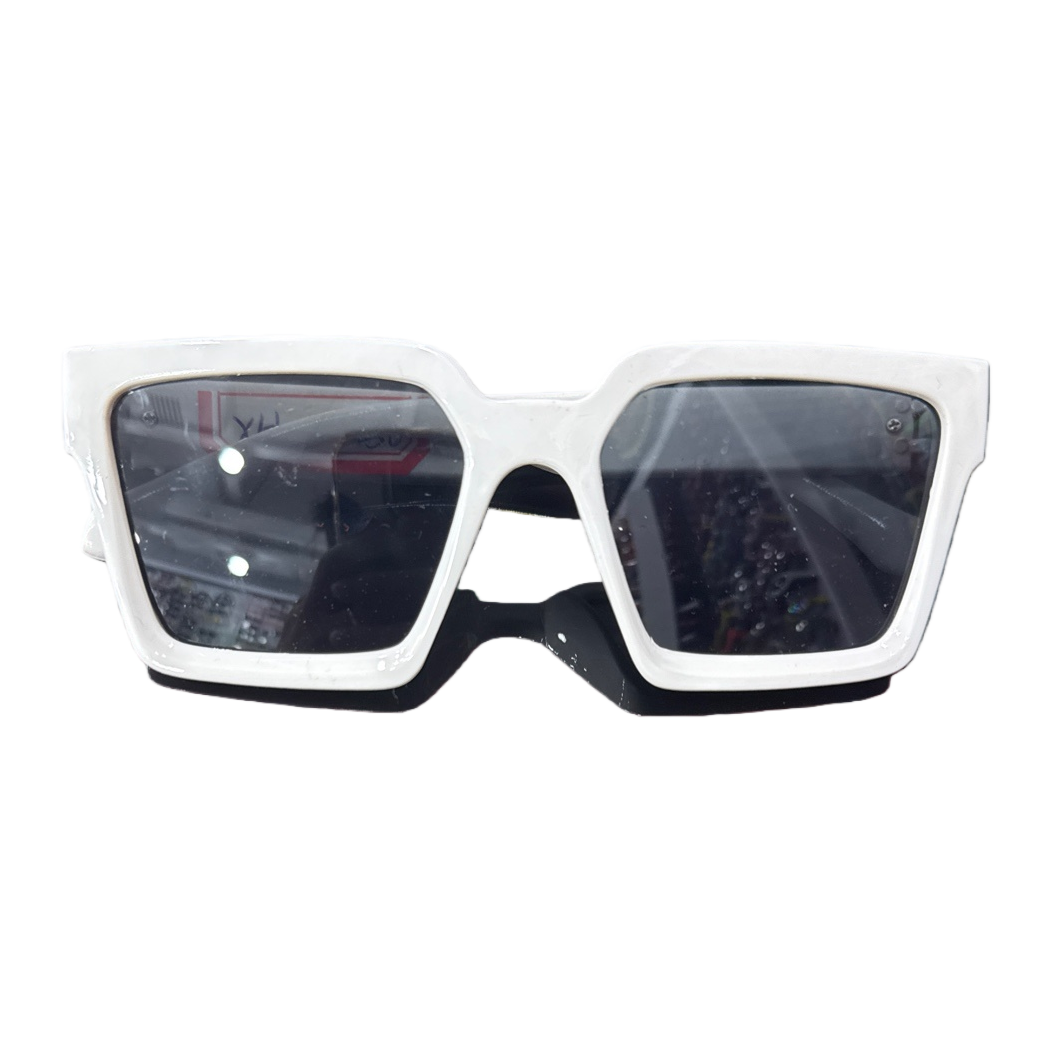 White square sunglasses are fashionable and versatile, with UV protection and polarized light Item Picture