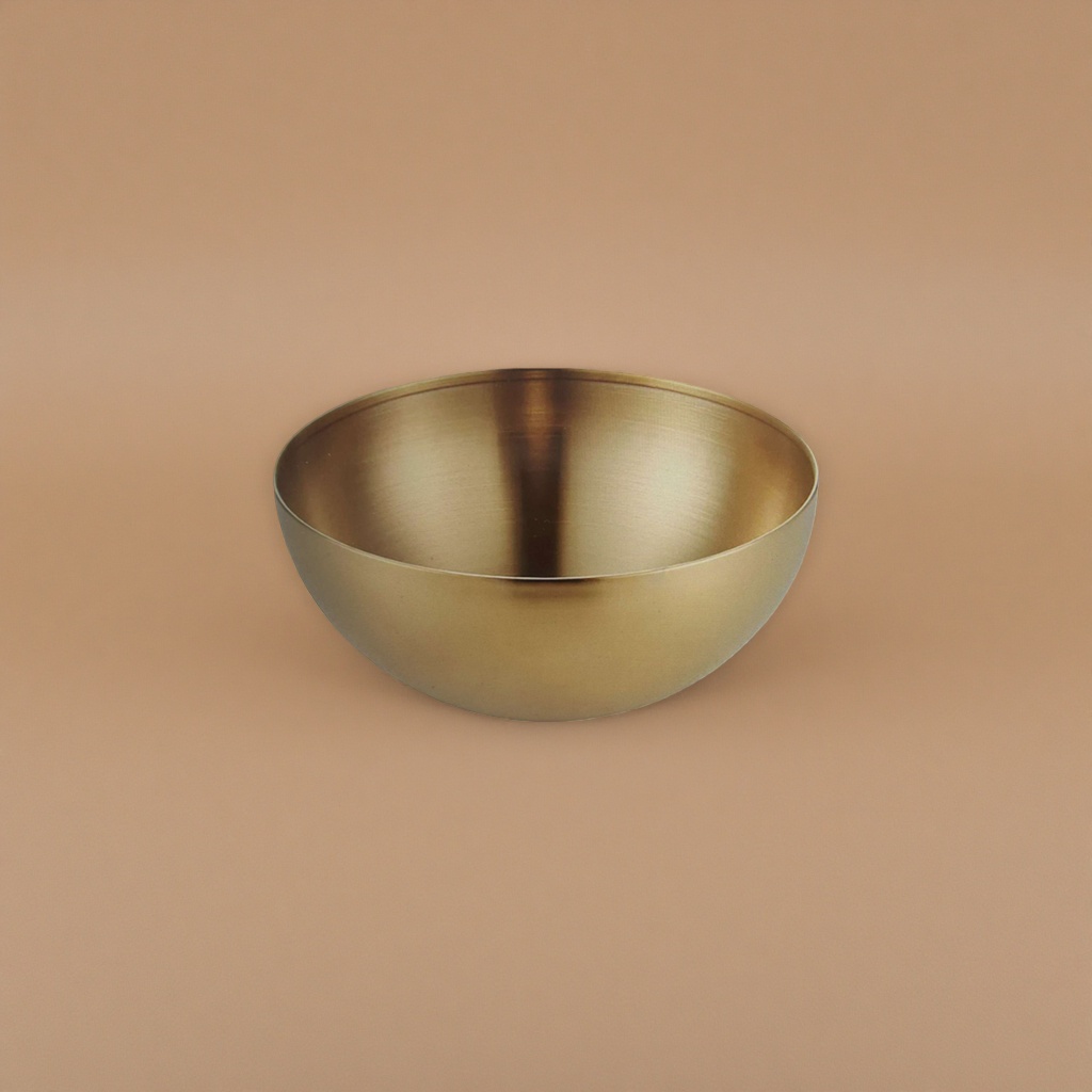 The golden ceramic bowl is a large-capacity household soup bowl and a table serving rice bowl. It is fired at high temperature and has a bright and lustrous appearance details Picture