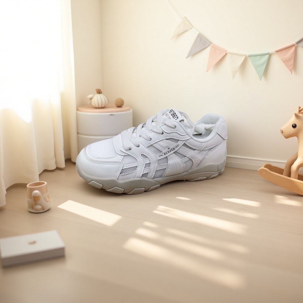 White sports shoes, breathable, lightweight and casual running shoes, suitable for both men and women Application Scenario