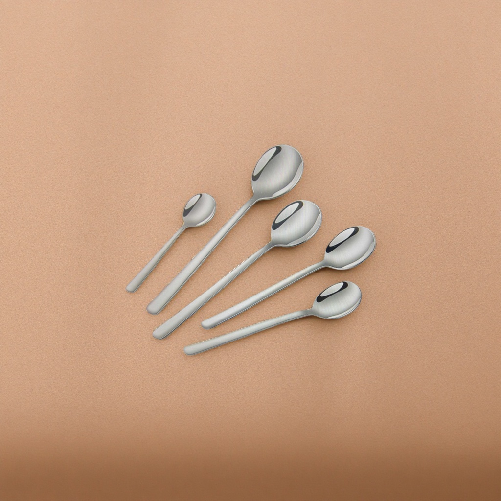 Stainless steel metal spoons, household thickened dining spoons, coffee spoons, tea spoons and dessert spoons details Picture