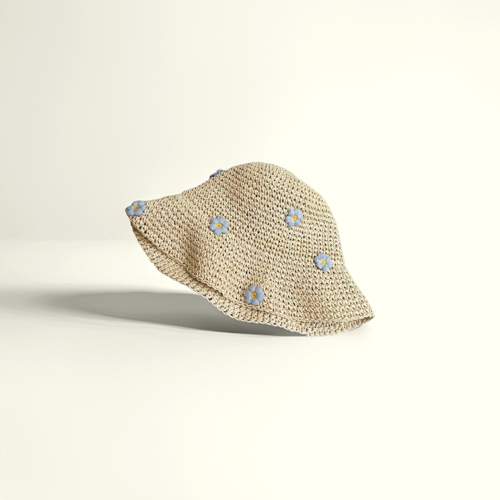 The woven fisherman's hat is a breathable and sun-protective summer hat for both men and women, casual and versatile Application Scenario