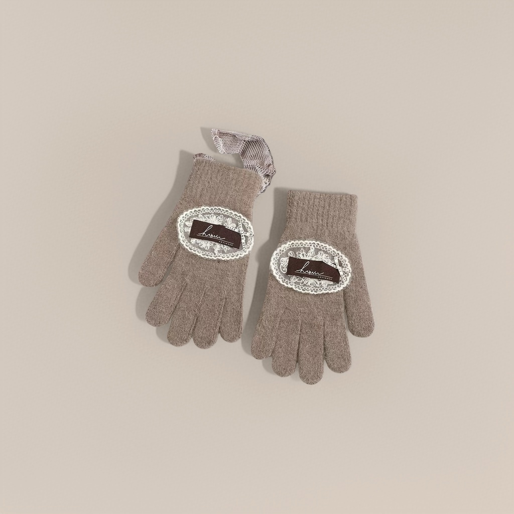 Thickened and warm knitted gloves for women in autumn and winter Application Scenario