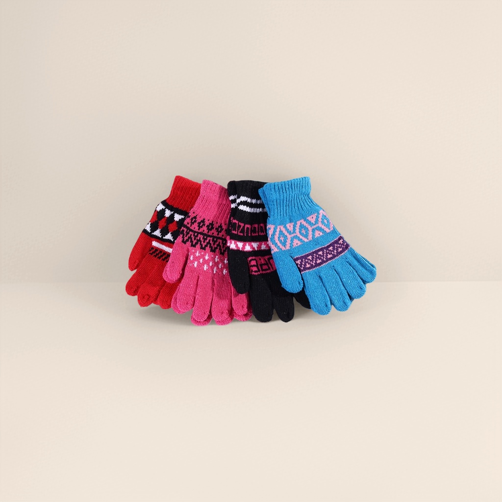 The main body of the blue knitted gloves is a warm and anti-slip autumn and winter collection for women Application Scenario