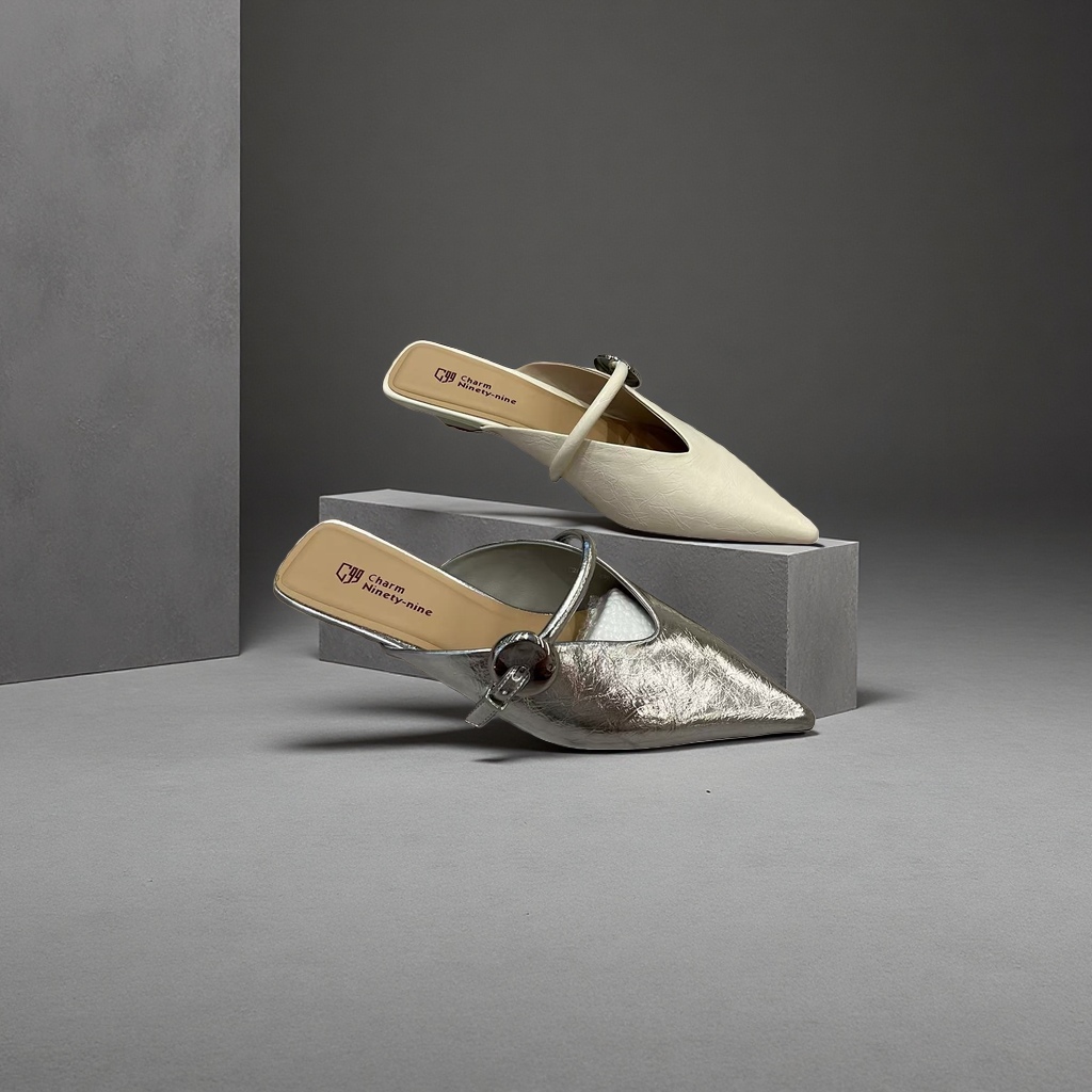 Silver and off-white pointed-toe mules are fashionable and versatile single shoes for women Application Scenario