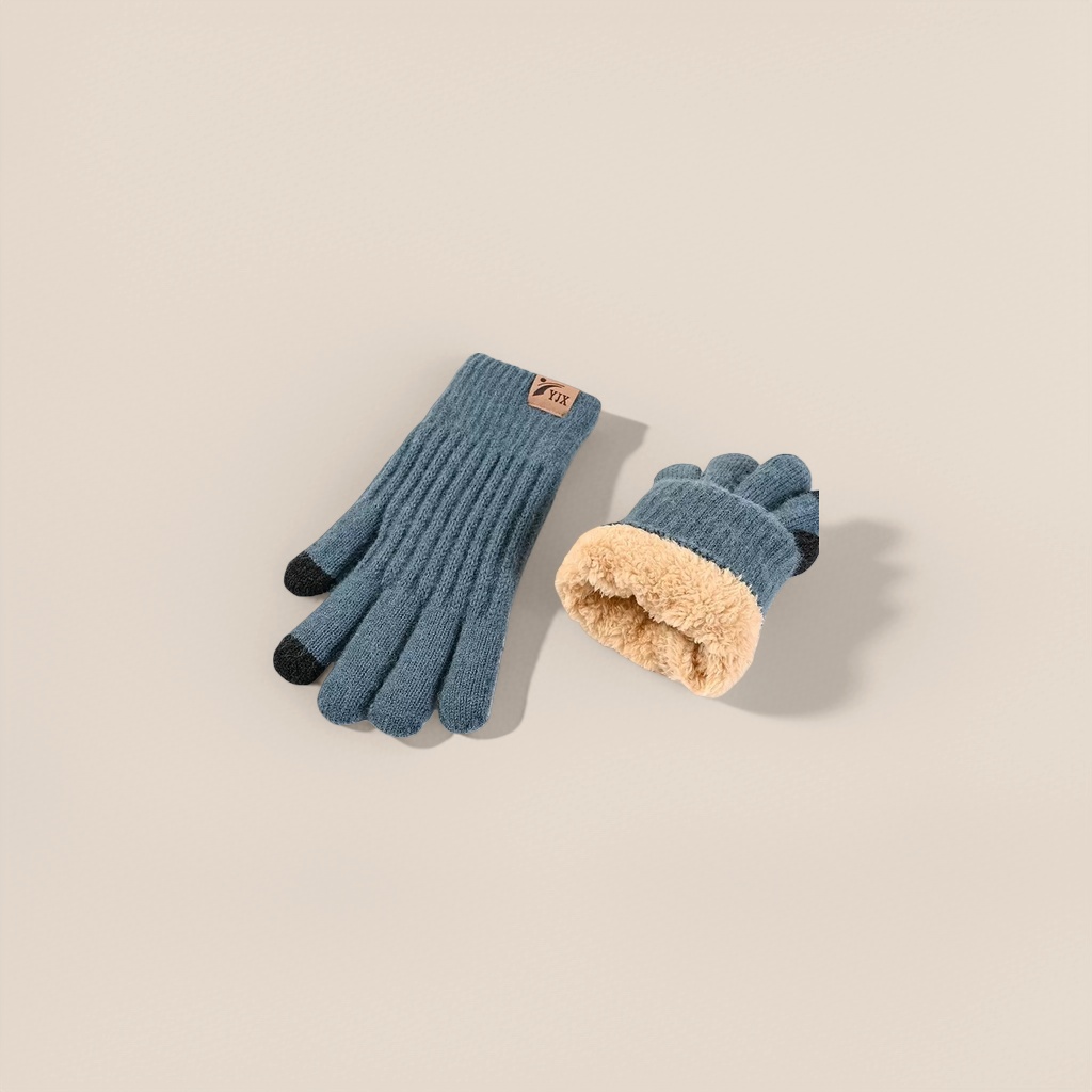 Knitted gloves for warmth and anti-slip, thickened cotton fleece gloves for women in autumn and winter Application Scenario