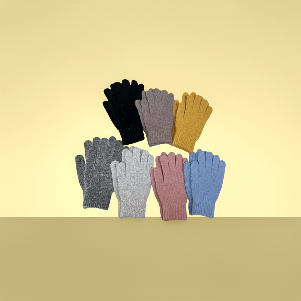 Knitted gloves are warm and anti-slip. They are thin and suitable for ladies' hands in autumn and winter. Universal size details Picture