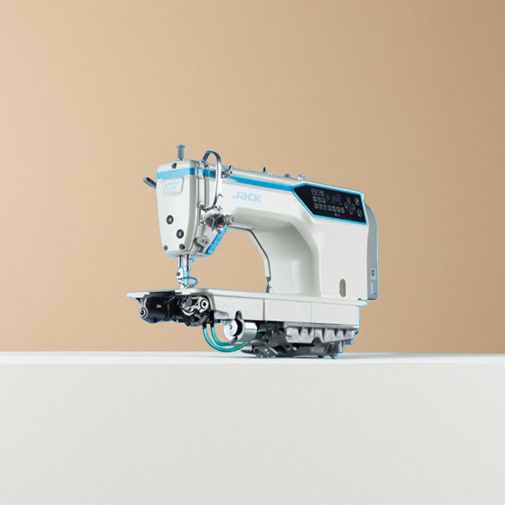Large-space computerized flat sewing machine, household multi-functional automatic threading machine