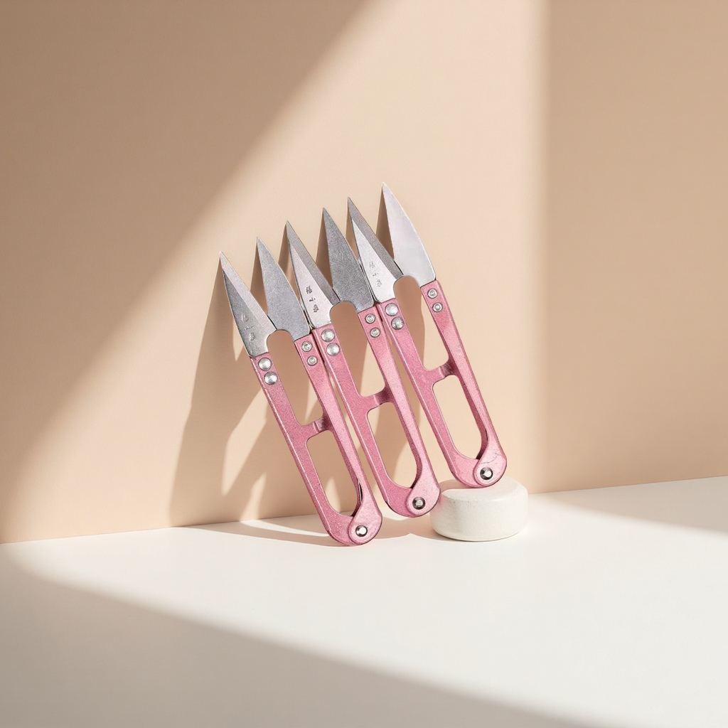 Zhang Xiaquan pink handle knife stainless steel portable multi-functional kitchen knife Application Scenario