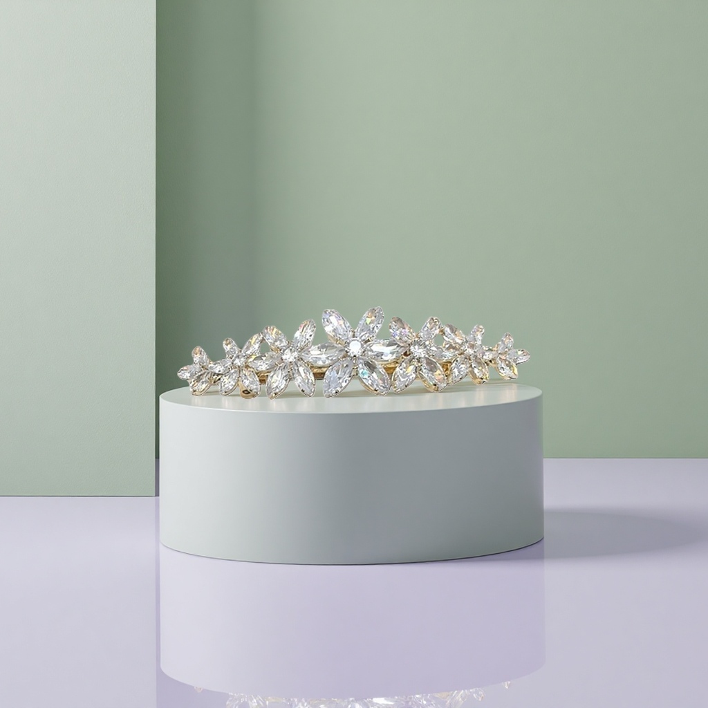 Diamond flower-shaped ring, fashionable, simple and versatile for women, pure silver plated with white gold ring