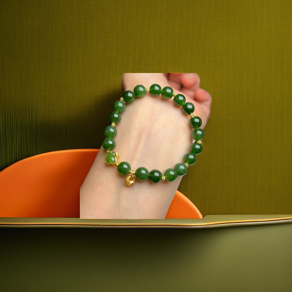 Original design of Hetian jade jade bracelet, women's natural jade 6x7mm vintage bead bracelet, women's natural amber new style jewelry four-leaf clover bracelet Application Scenario