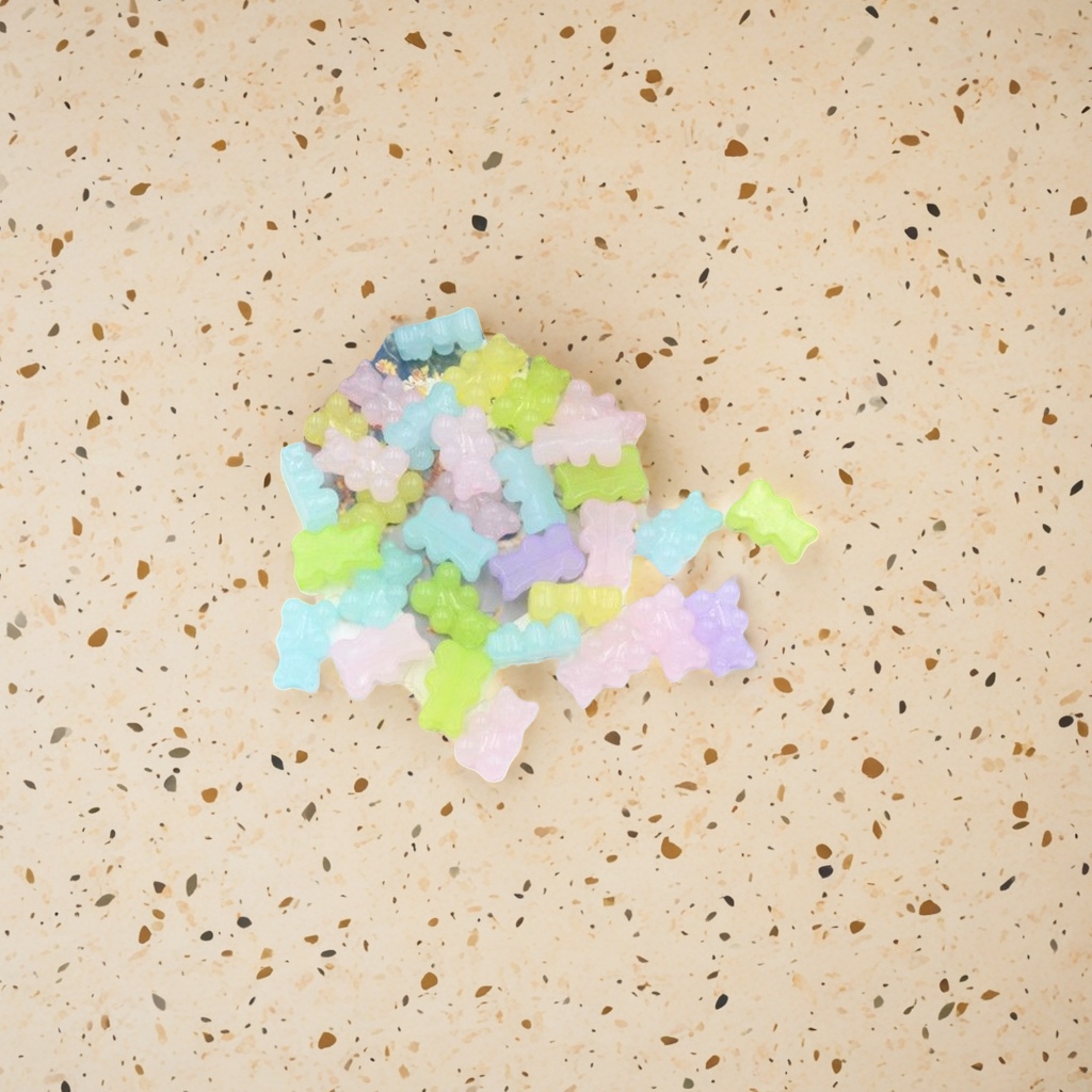 Colorful bear-shaped resin acrylic jewelry accessories are available in multiple colors