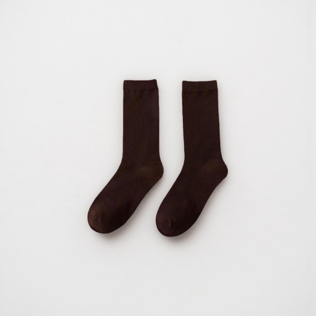 Medias de algodón marrón oscuro transpirable y absorbente cómodo y versátil Application Scenario