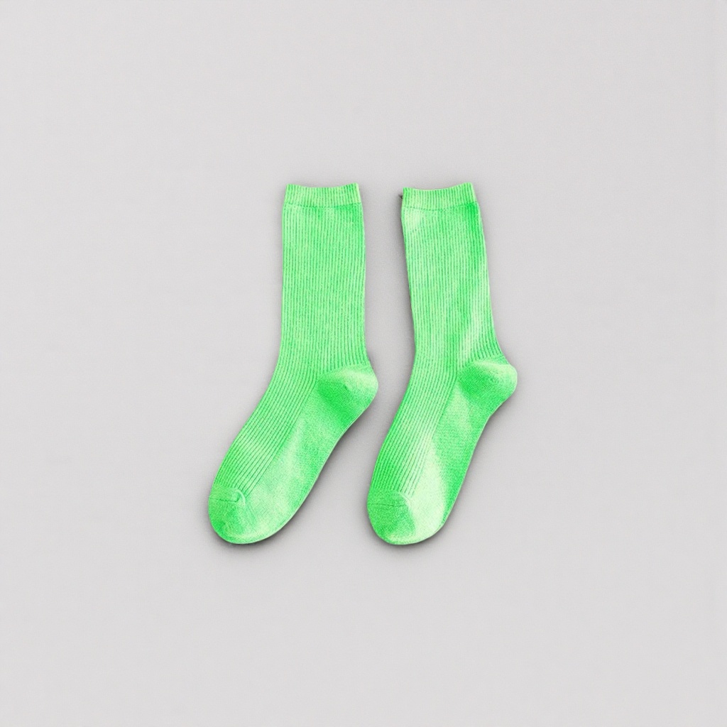 Green casual cotton socks for both men and women, sports moisture-absorbing mid-calf socks Specification image