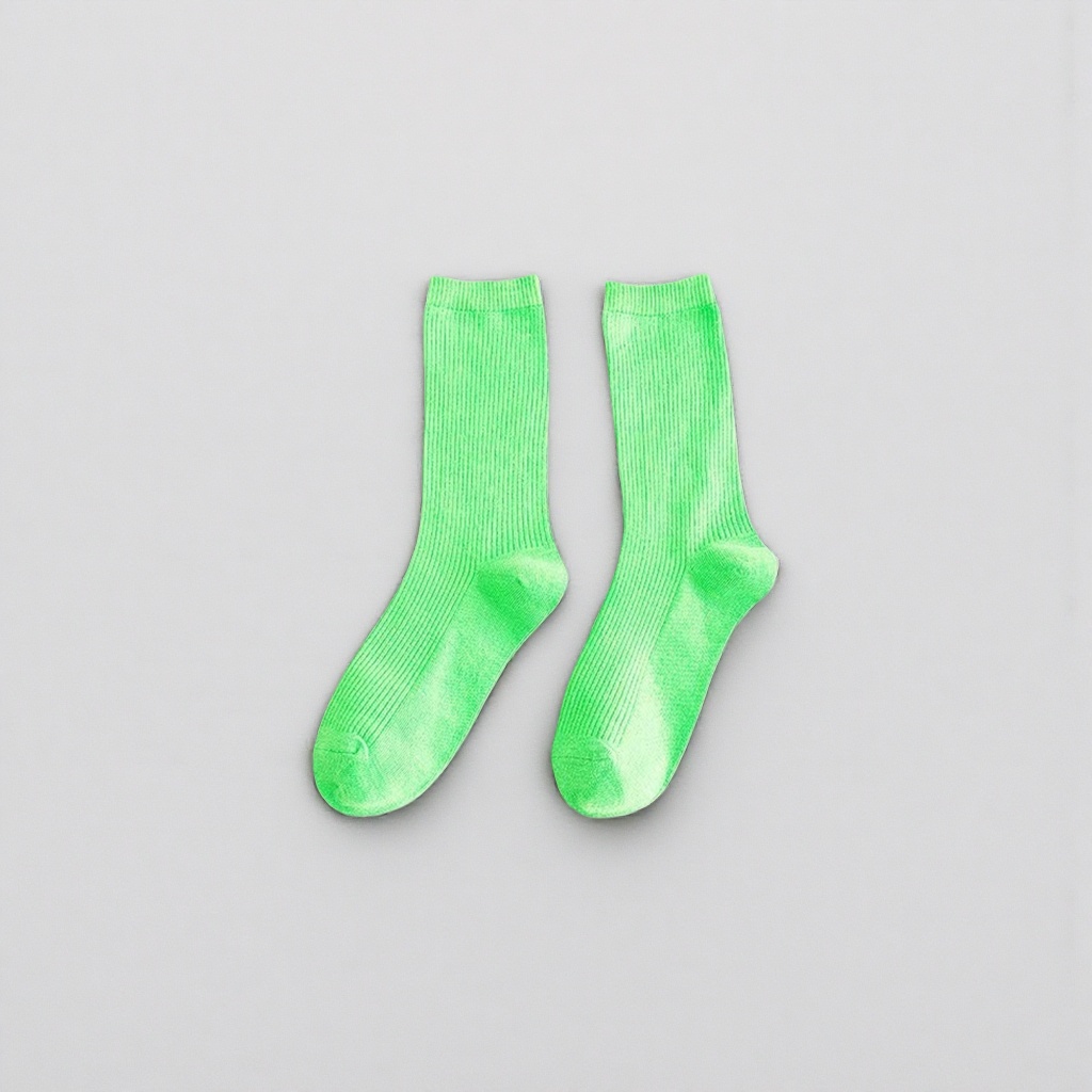 Green casual cotton socks for both men and women, sports moisture-absorbing mid-calf socks details Picture