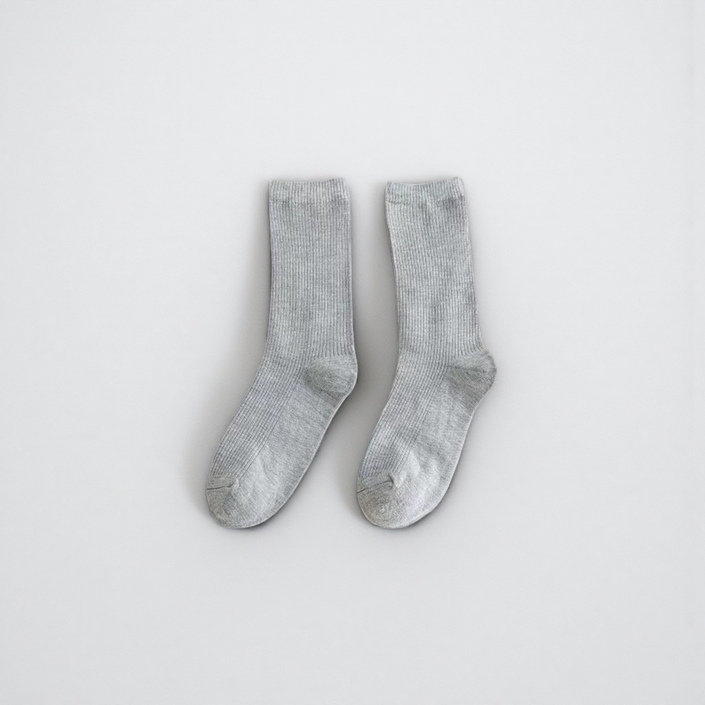 The grey combed cotton ankle socks are moisture-wicking and sweat-wicking for daily commuting, skin-friendly and not stuffy to the feet Application Scenario