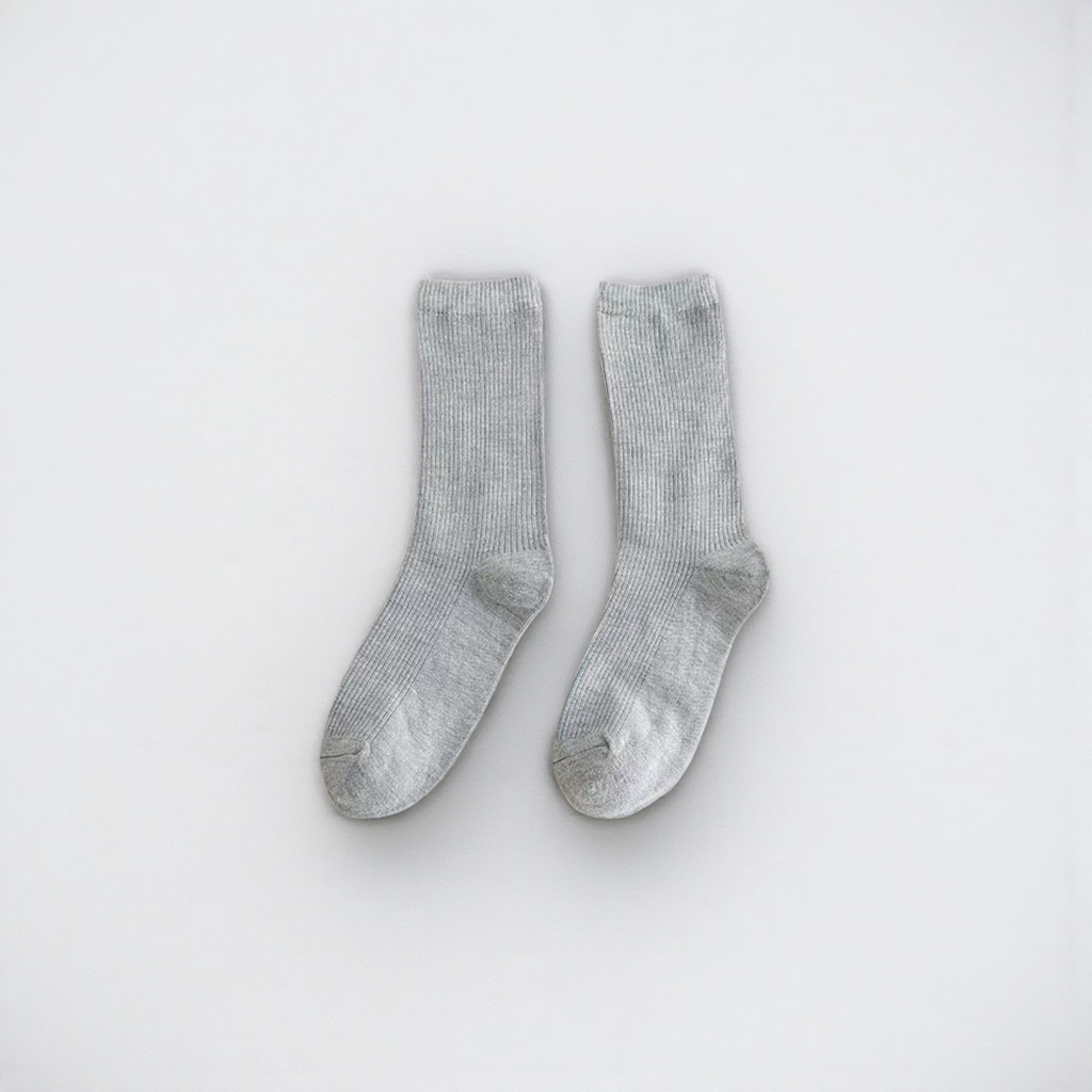 The grey combed cotton ankle socks are moisture-wicking and sweat-wicking for daily commuting, skin-friendly and not stuffy to the feet details Picture