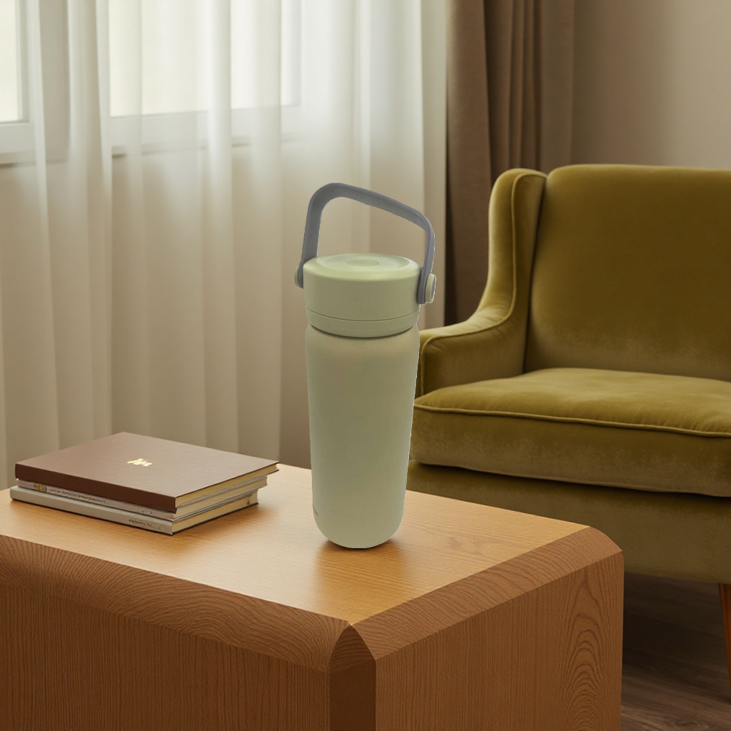 Light yellow portable sports water bottle, 500ml, food-grade PP material Application Scenario
