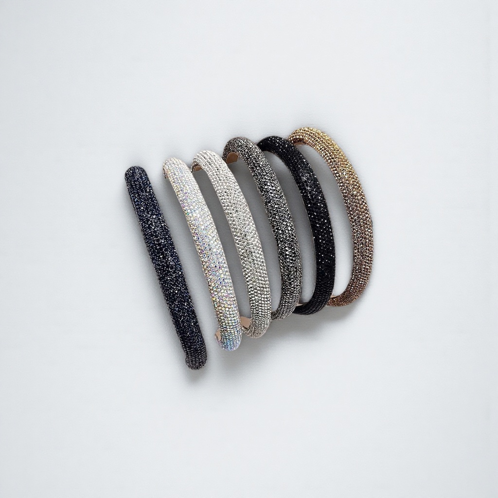A dazzling diamond-encrusted hairband in five colors: deep blue, silver, black, gold and white. Books are displayed Application Scenario