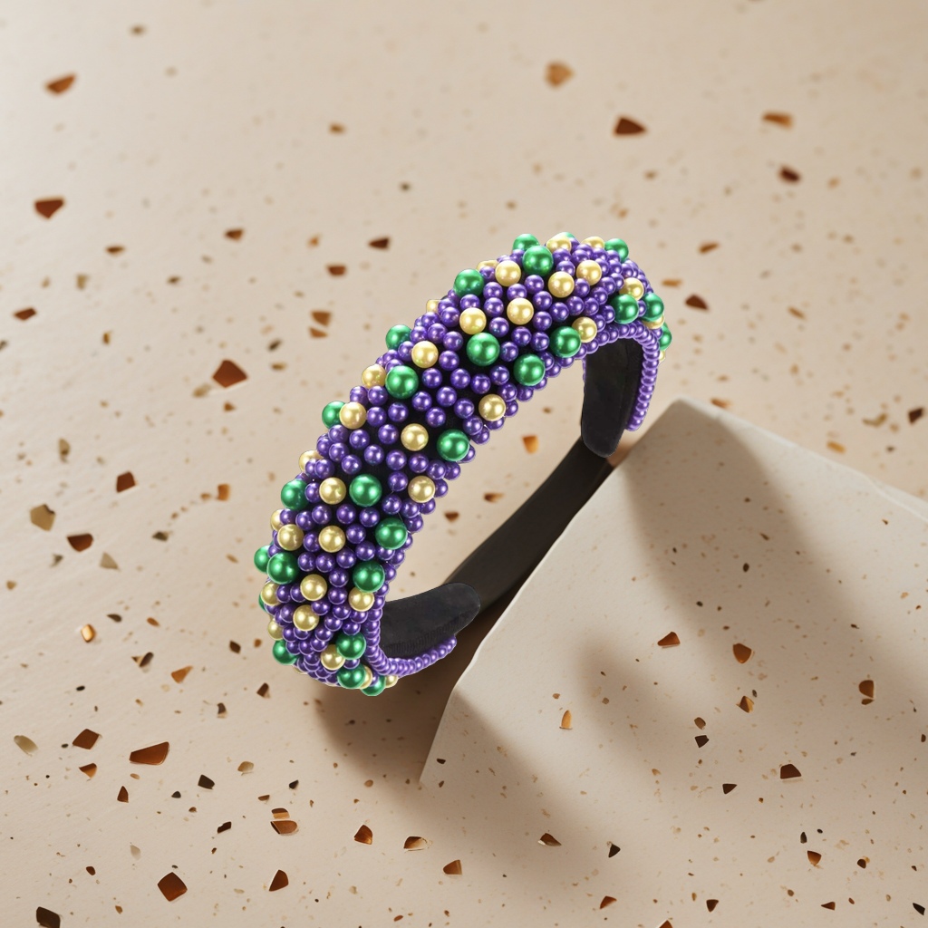 Beaded headbands are fashionable and versatile. They are simple Korean style headwear for ladies