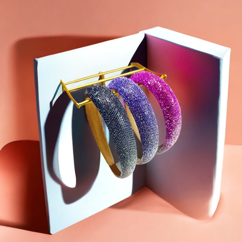 The shiny decorative hair band is a fashionable and versatile women's headwear details Picture