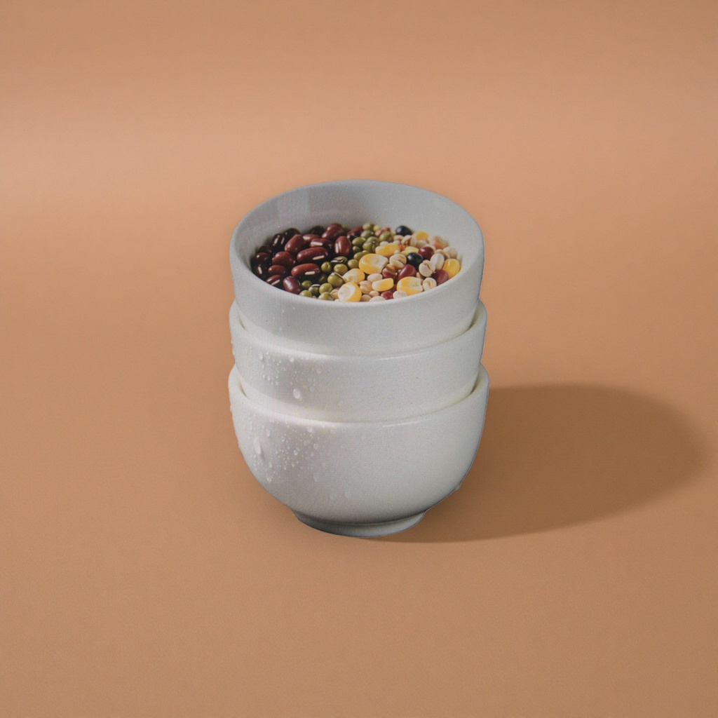 White ceramic bowl mixed with beans, simple household tableware, 20cm wide rim shallow bowl Application Scenario