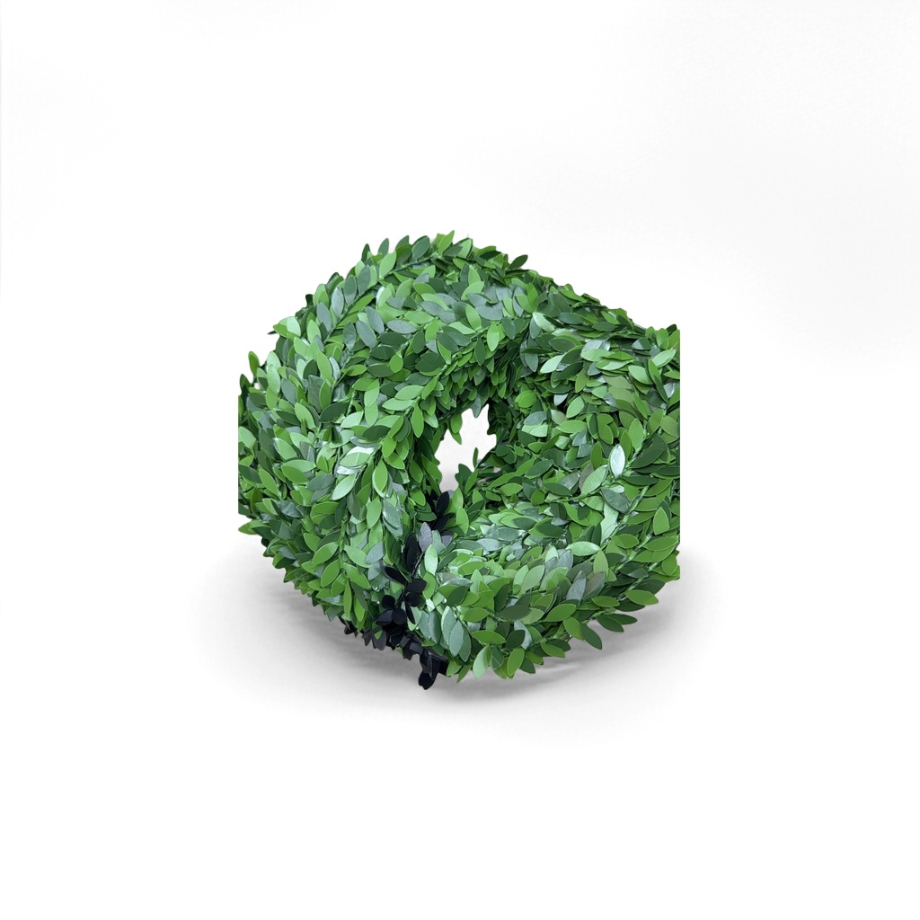 A green leaf garland decorated hand-woven headwear as a photo prop Application Scenario