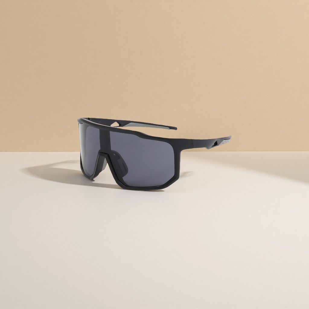 The UV400 unisex sports sunglasses feature a lightweight and anti-slip protective design Specification image