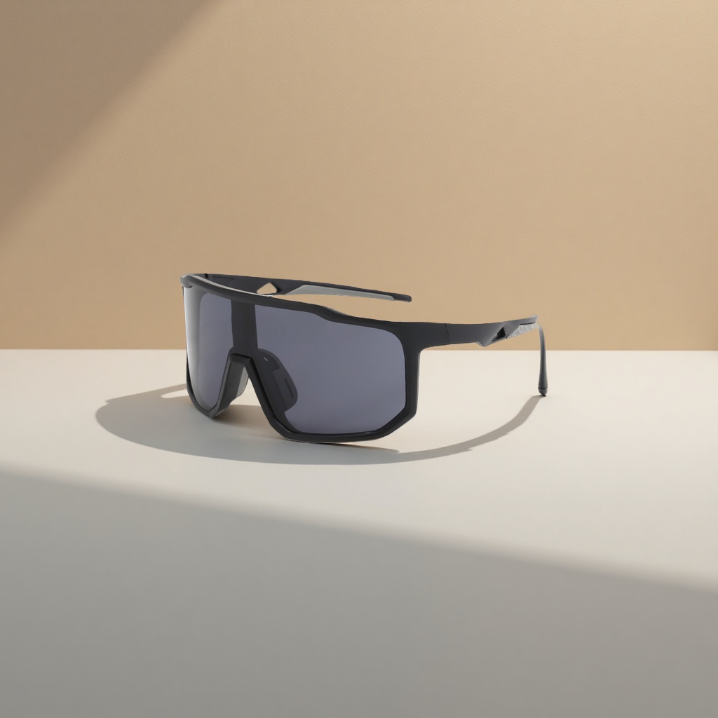 The UV400 unisex sports sunglasses feature a lightweight and anti-slip protective design Application Scenario