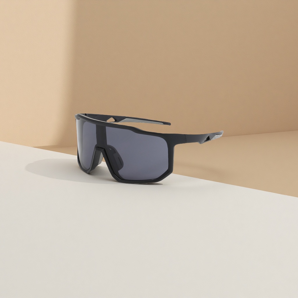The UV400 unisex sports sunglasses feature a lightweight and anti-slip protective design