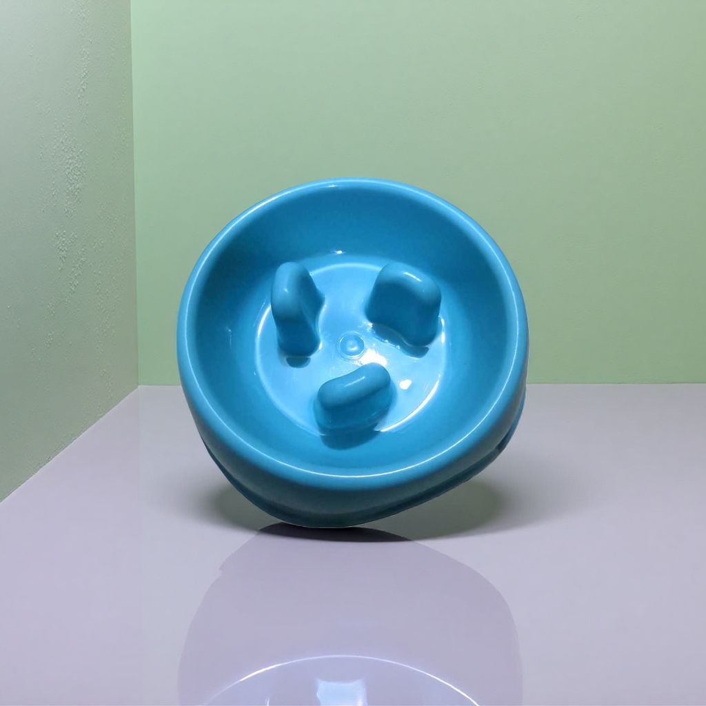 Blue pet slow food bowl, specially designed for cats and dogs to prevent gobble, with a sloping design for easy cleaning Application Scenario