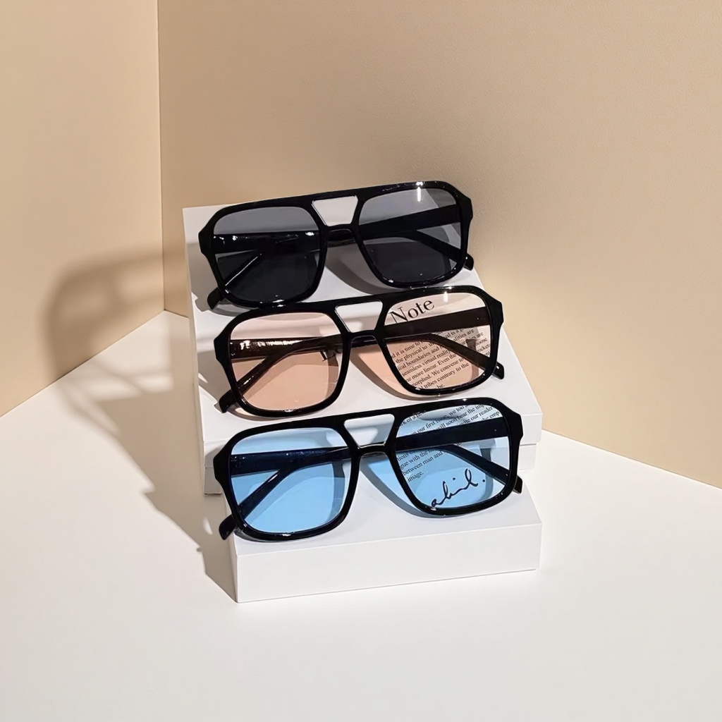 Fashionable sunglasses for women, UV400 polarized sunglasses, with a lightweight and anti-slip design for protection details Picture