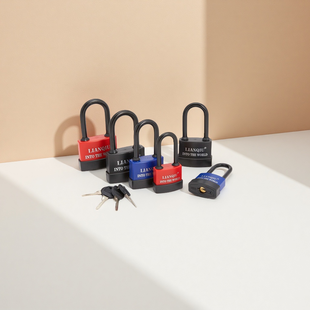 Three copper core anti-rust padlocks are specially designed for outdoor warehouse toolboxes
