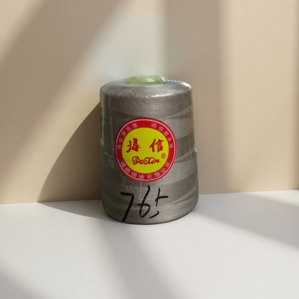 Sewing thread, spool assembly, special polyester thread for sewing, durable and anti-breakage, available in multiple colors Application Scenario