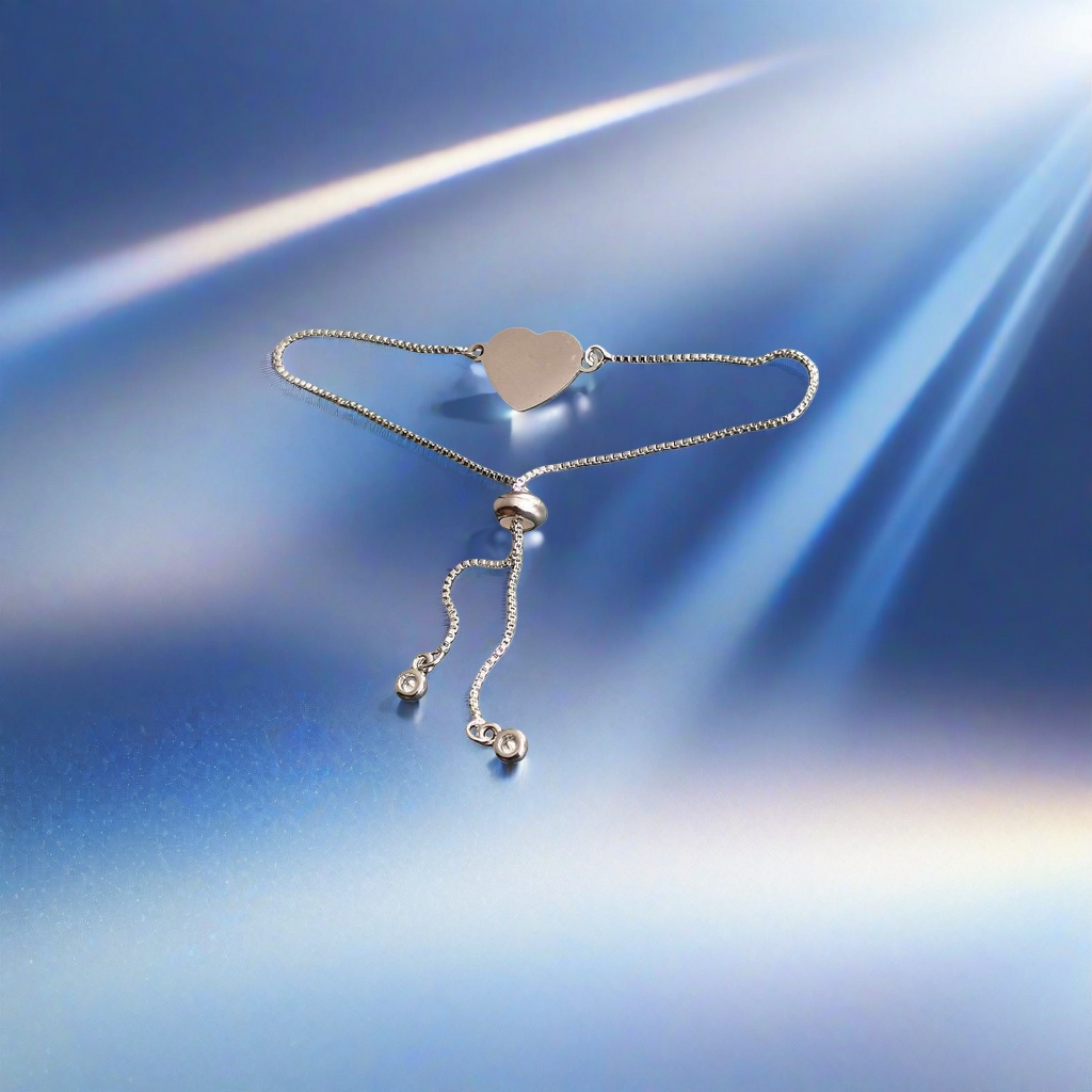 Metal heart-shaped pendant is a fashionable, simple and versatile necklace accessory Application Scenario