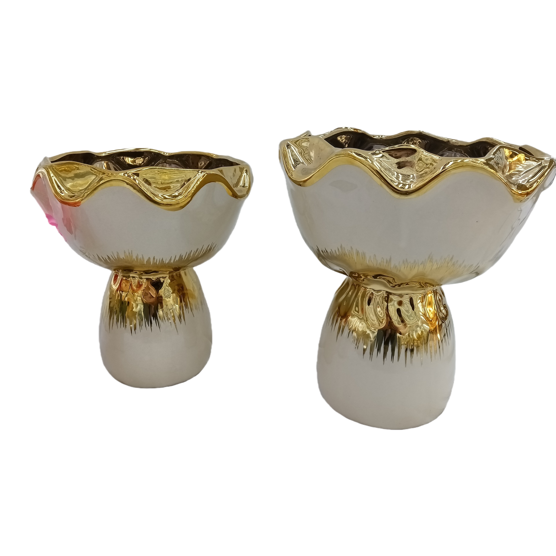 A large golden-edged ceramic flowerpot for living room and balcony decoration, suitable for growing succulent green plants Item Picture