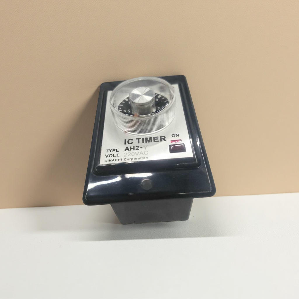 The IC timer chip NE555 precision adjustable delay module is a universal electronic timing component