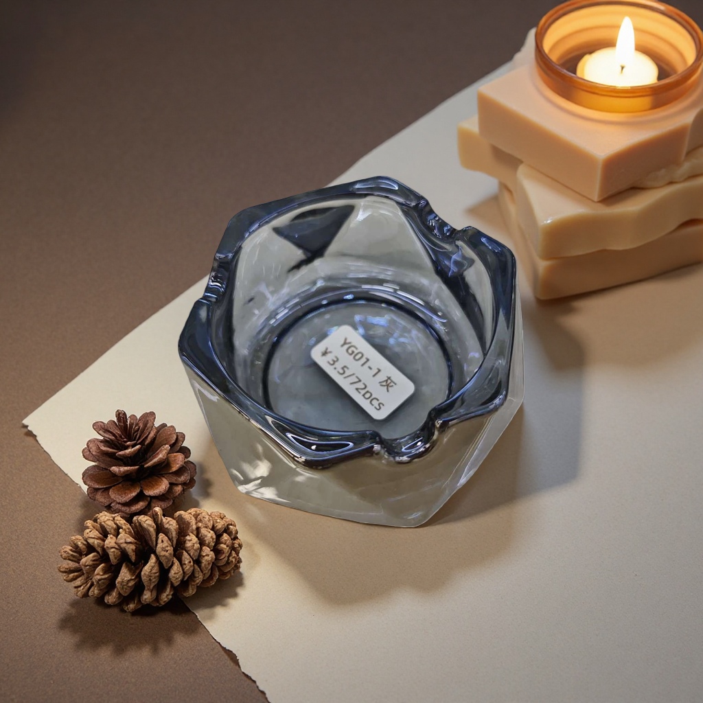 Glass ashtray, transparent heat-resistant household tabletop, anti-overflow ashtray Specification image