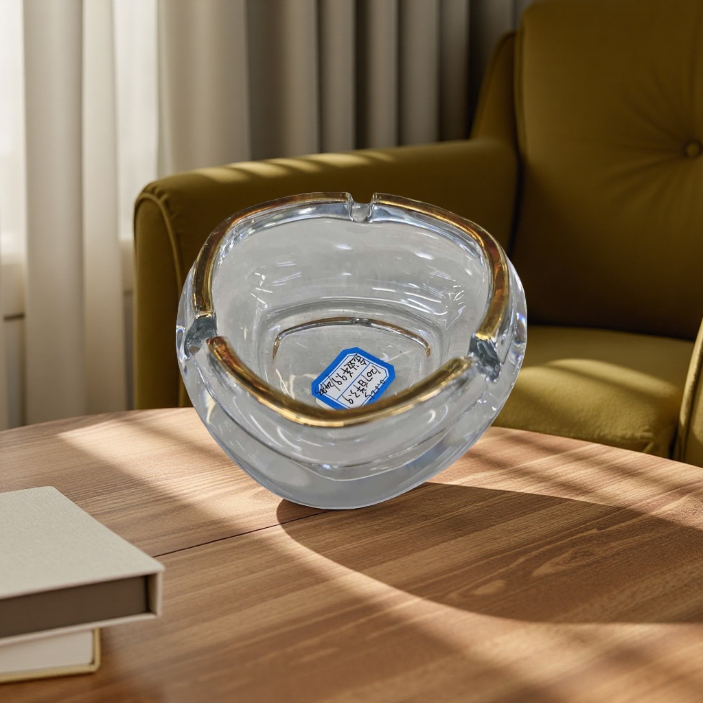 Transparent glass ashtray, a household heat-resistant round tabletop ornament