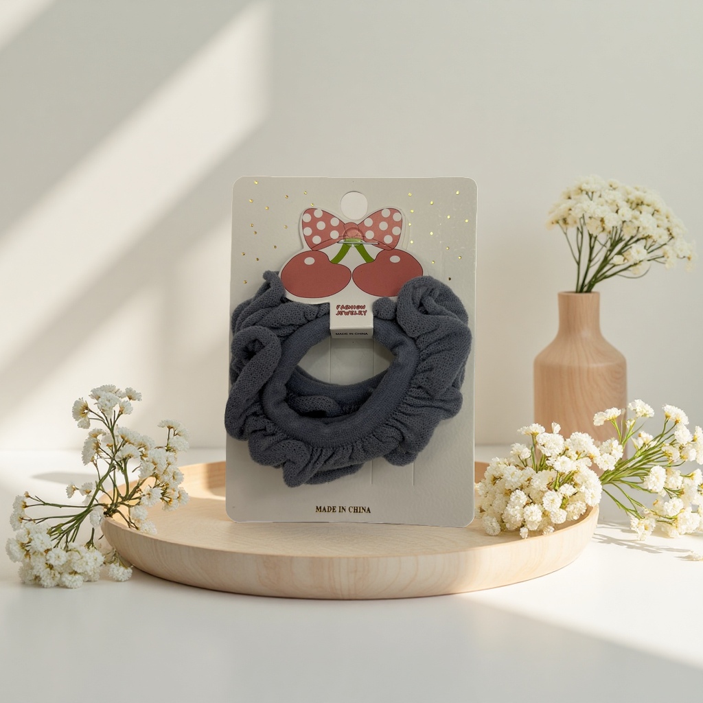 The hair band is a fashionable, simple and elastic set with multiple colors to choose from. It is anti-slip and won't damage your hair Application Scenario