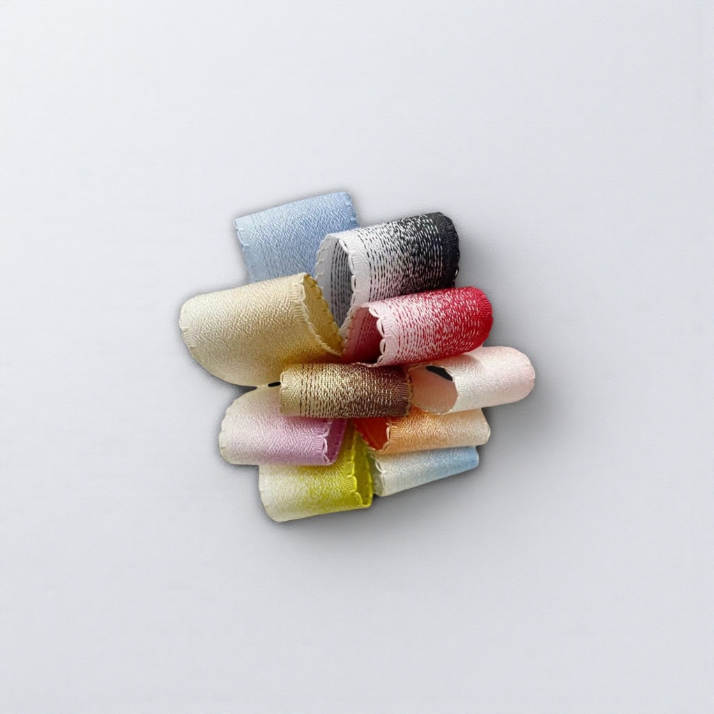 Colorful webbing rolls are available in multiple colors and are suitable for weaving techniques, clothing accessories, packaging and decoration