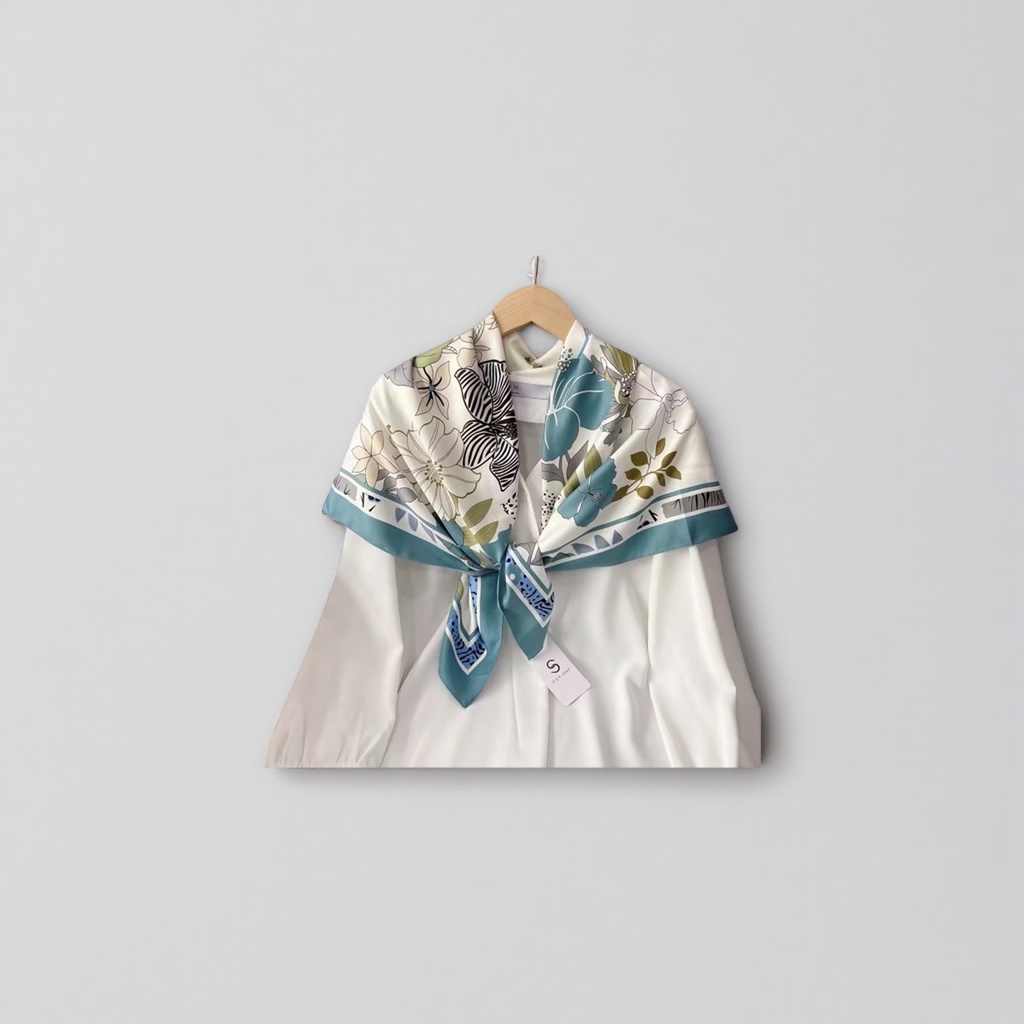 The mulberry silk women's handkerchief is a light, smooth and elegant accessory that can be used all year round details Picture