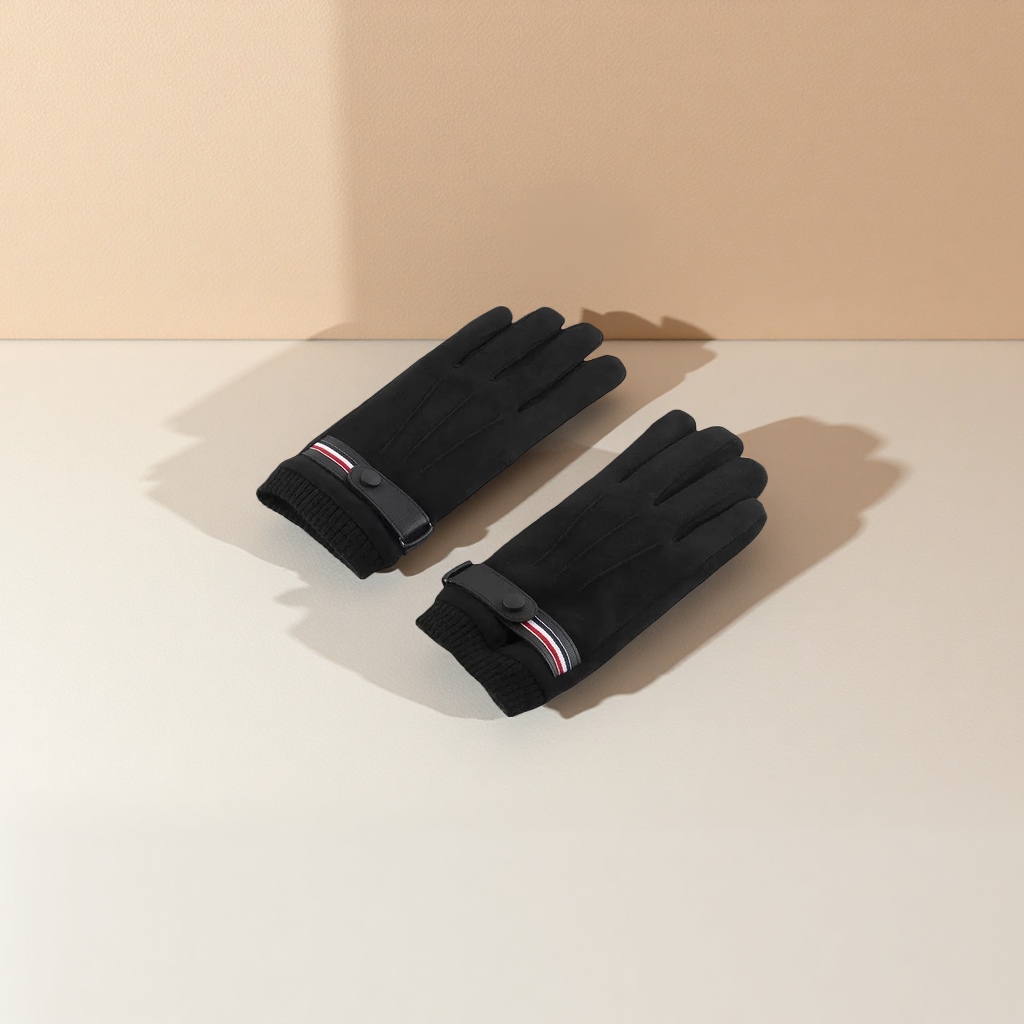 Black thickened warm gloves for both men and women, anti-slip and wear-resistant, suitable for winter cycling and outdoor work Application Scenario