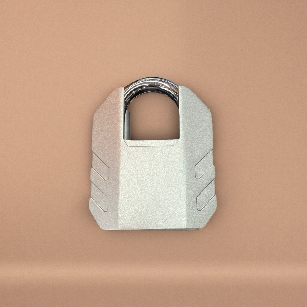 The metal padlock body is anti-picking and durable. It is suitable for home, office and warehouse use The metal padlock body is anti-picking and durable. It is suitable for home, office and warehouse use