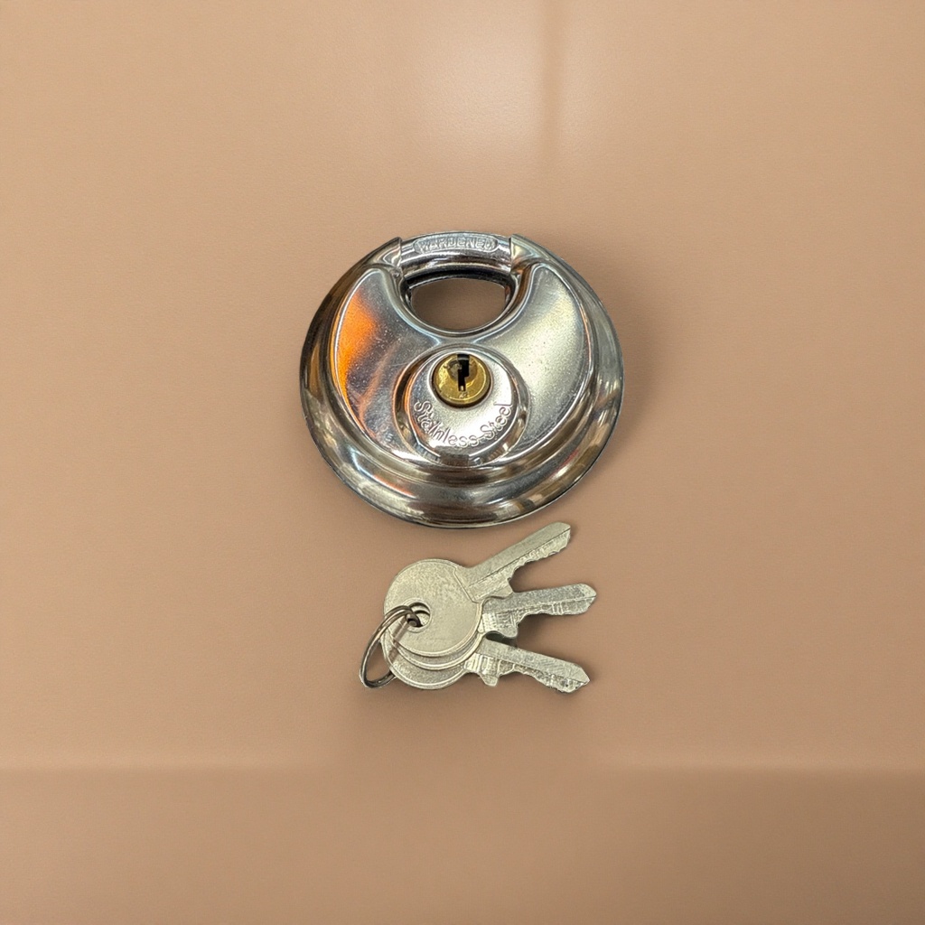 Metal padlock with key anti-theft lock, household padlock, safety lock Application Scenario
