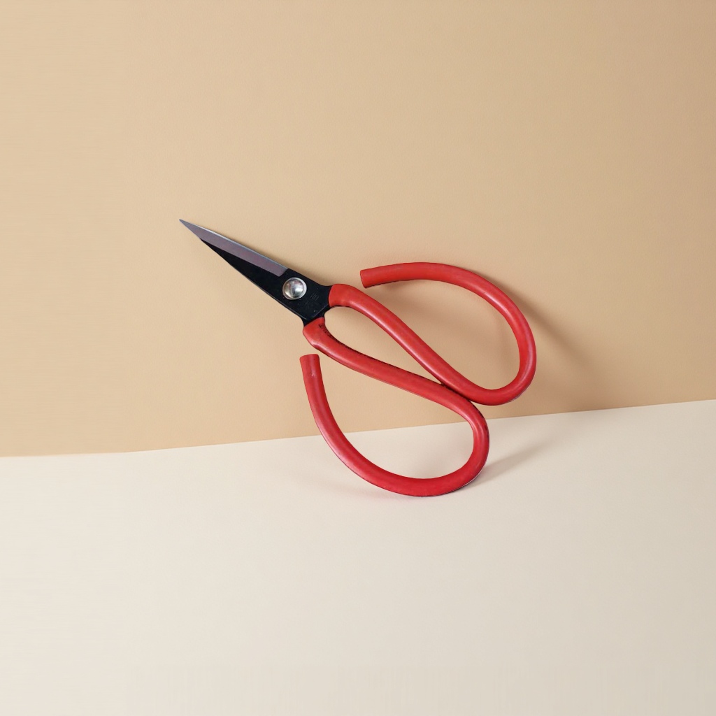 Household stainless steel scissors are sharp, durable and multi-functional for cutting cloth, paper-cutting, gardening and pruning Specification image