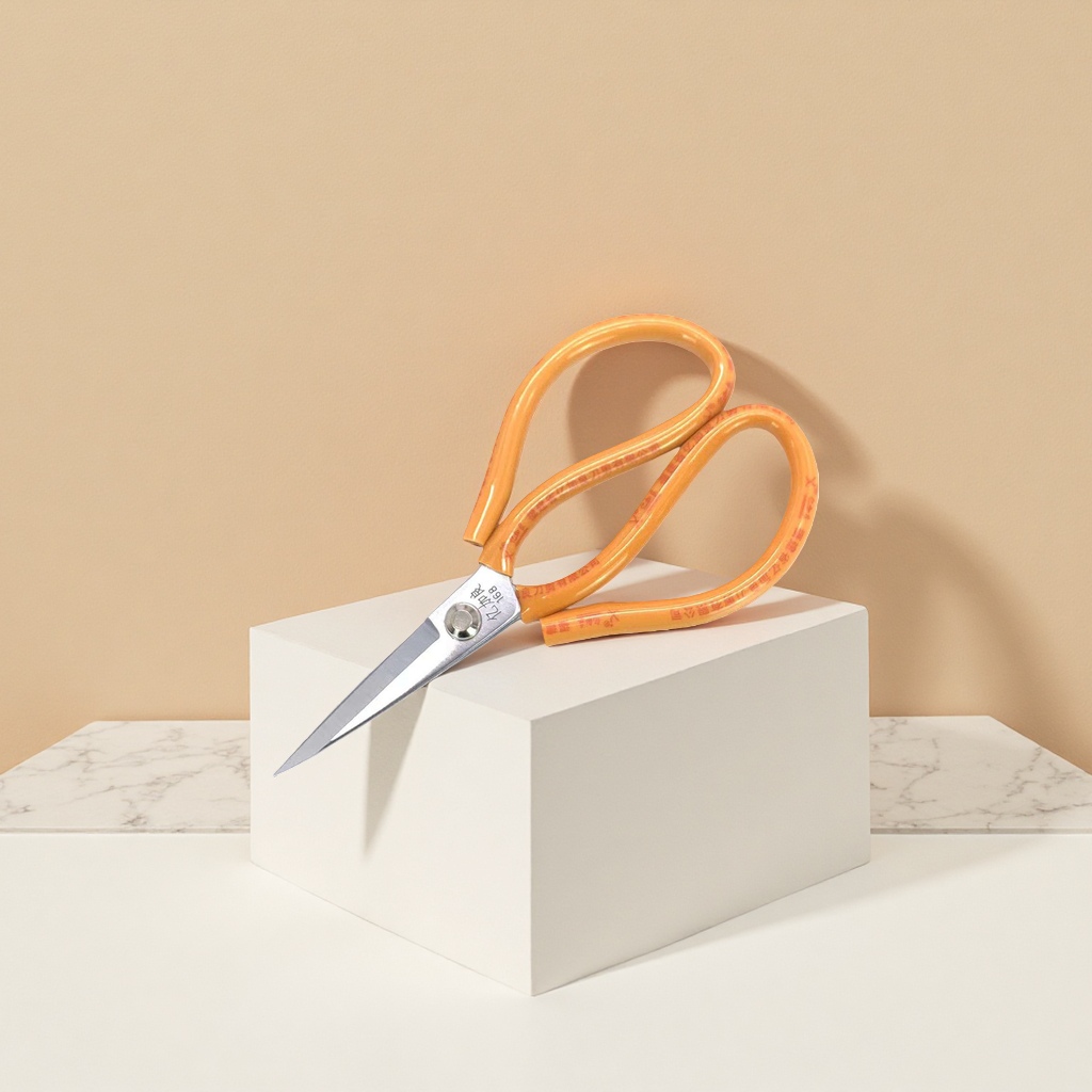Thickened anti-slip handle tailor-specific scissors, 22cm professional grade fabric scissors Application Scenario