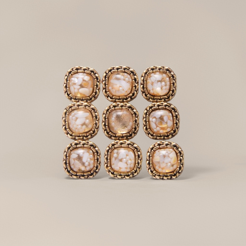 Square-shaped buttons decorated with mother-of-pearl gold borders