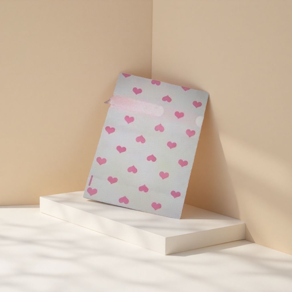 ورق على شكل قلب وردي مزخرف يدوي مزخرفة بملصقات يدوية Specification image