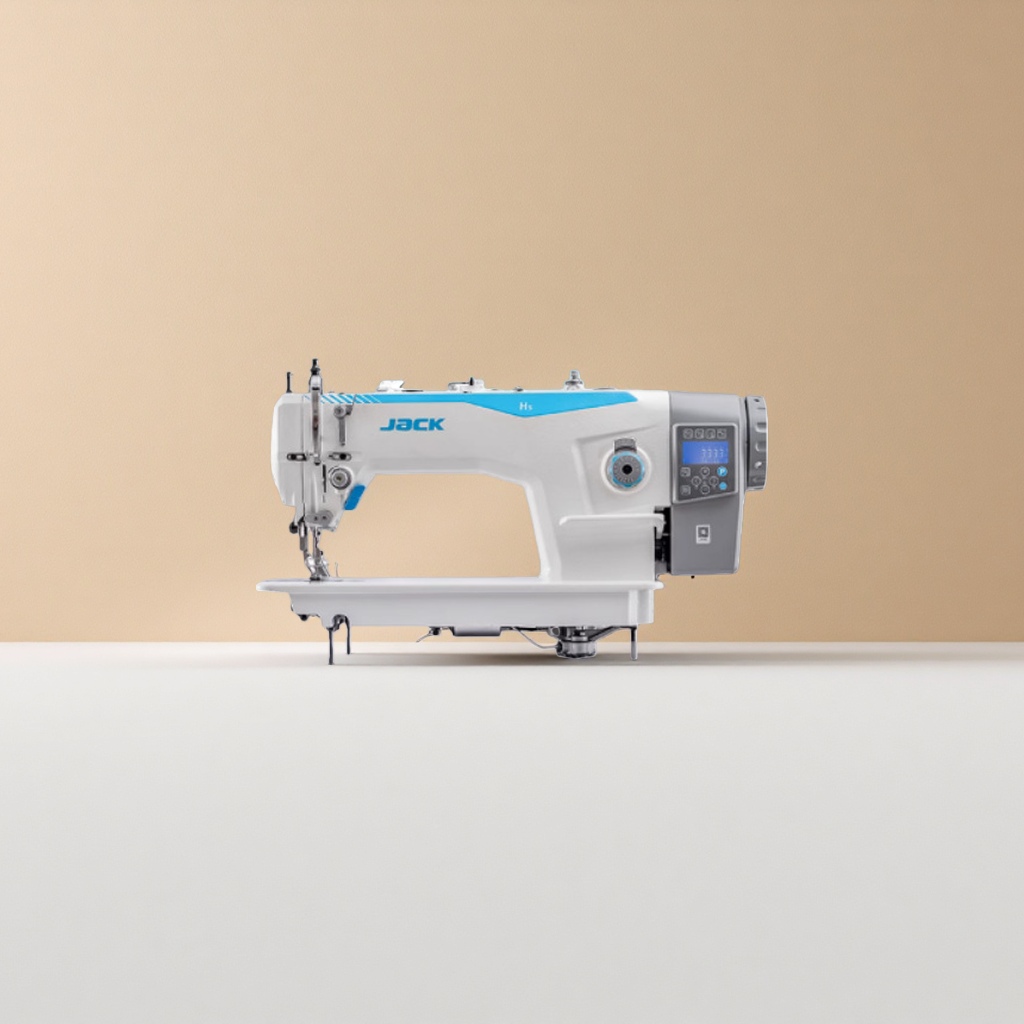 Industrial sewing machine with cast iron body and large rotary shuttle at 3000 revolutions per minute, specially designed for factory workshops Industrial sewing machine with cast iron body and large rotary shuttle at 3000 revolutions per minute, specially designed for factory workshops
