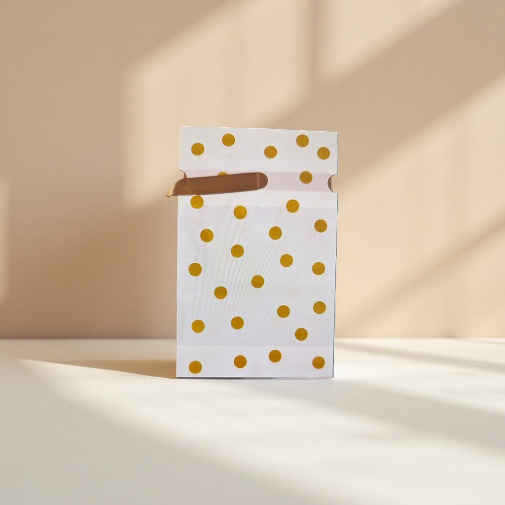A fashionable and simple gift box packaging bag with white and golden dots Specification image